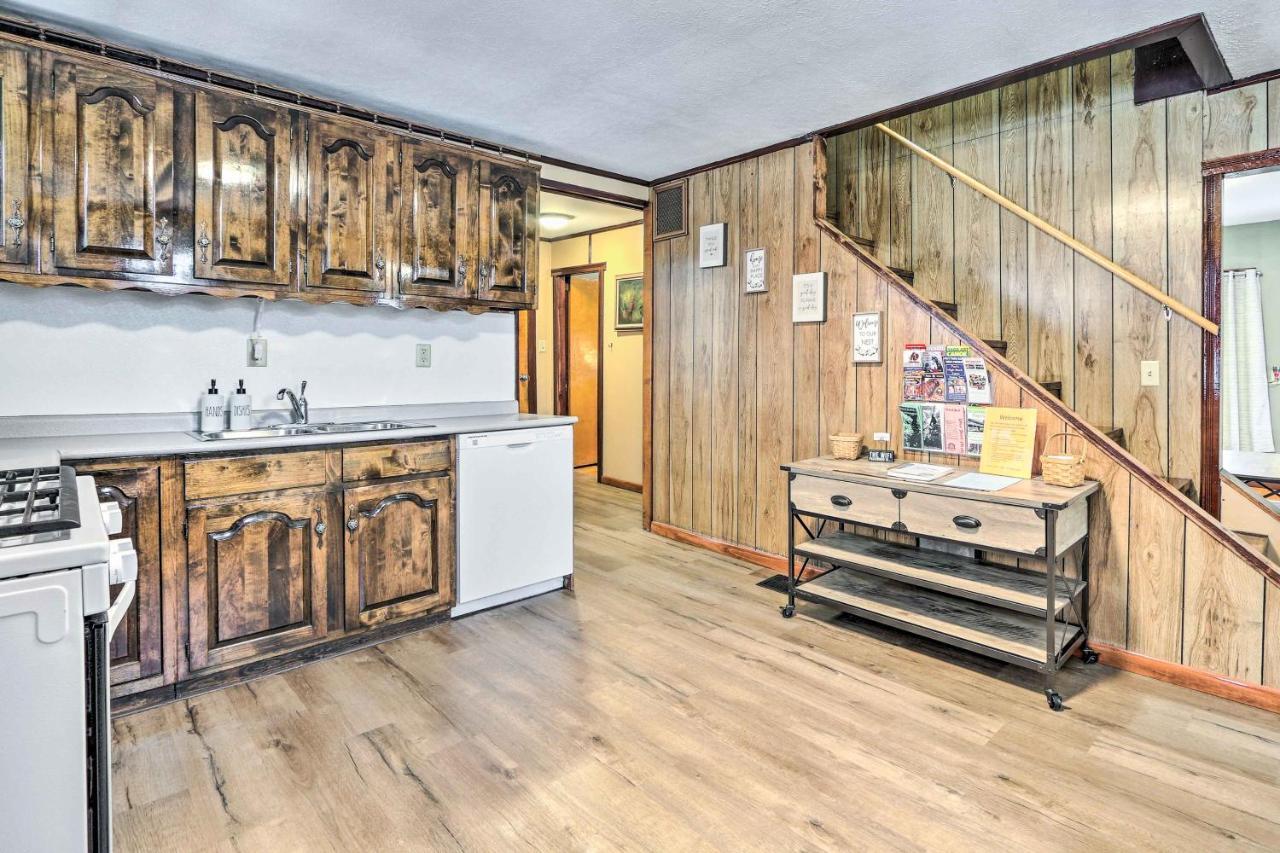 Hilltop Home With Grill, In Wayne Natl Forest โลแกน ภายนอก รูปภาพ